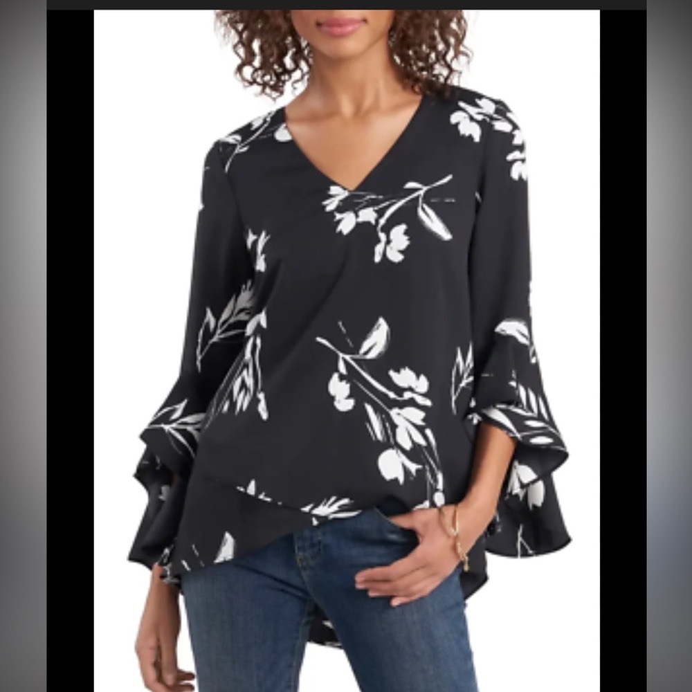 Vince Camuto Black and White Ruffled Blouse Size M